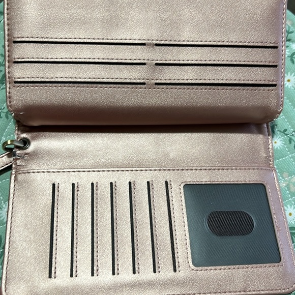Travelambo women’s Rfid wallet. - Picture 6 of 9